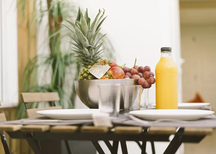 07 - In Front Of The 公寓